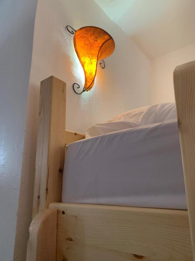 Hostel The Endless House Anchor Point ทากาเซาท์ ภายนอก รูปภาพ